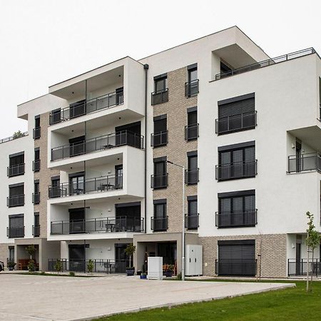Kinga Apartman Dunajská Streda Exterior foto