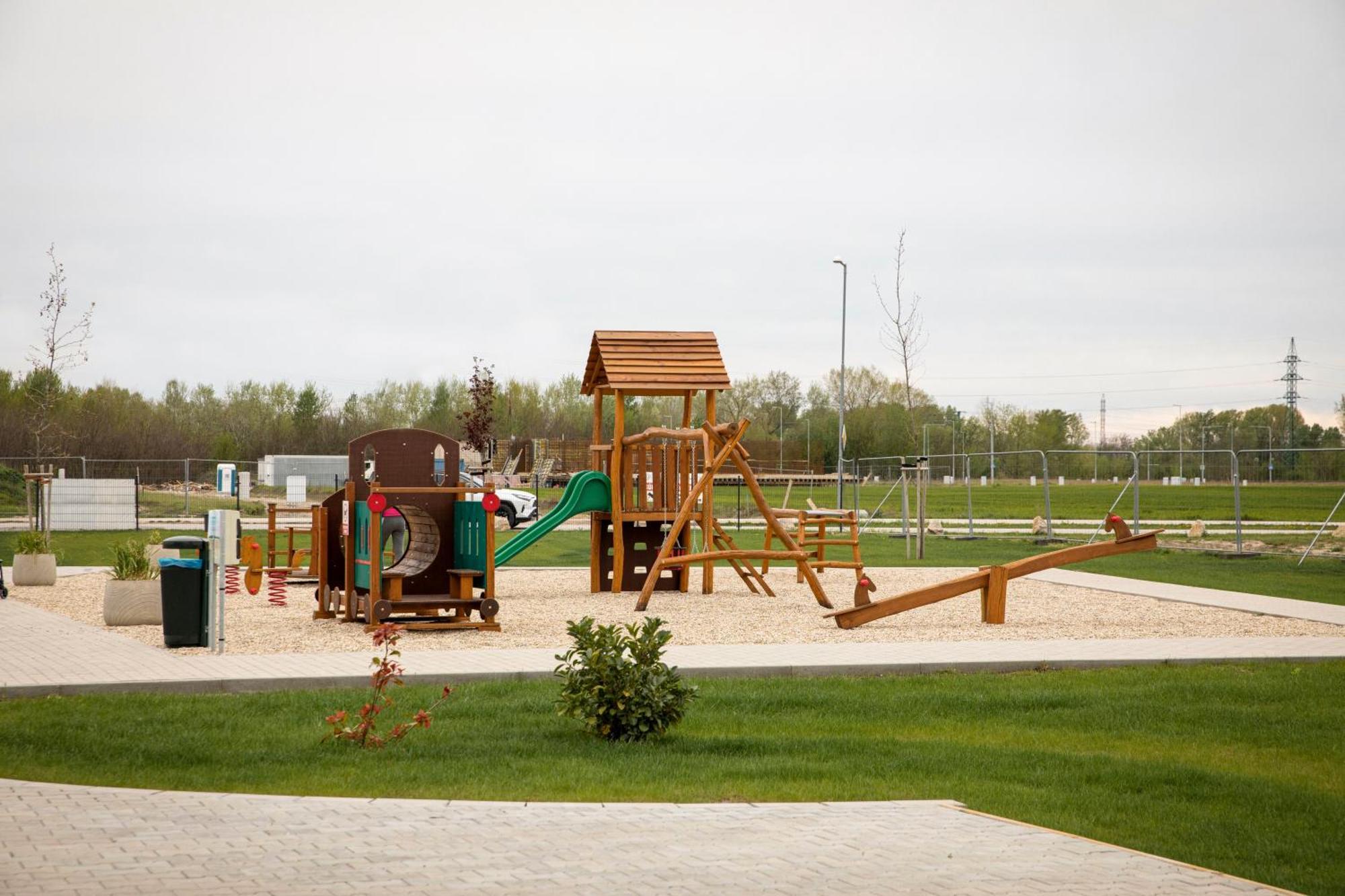 Kinga Apartman Dunajská Streda Exterior foto