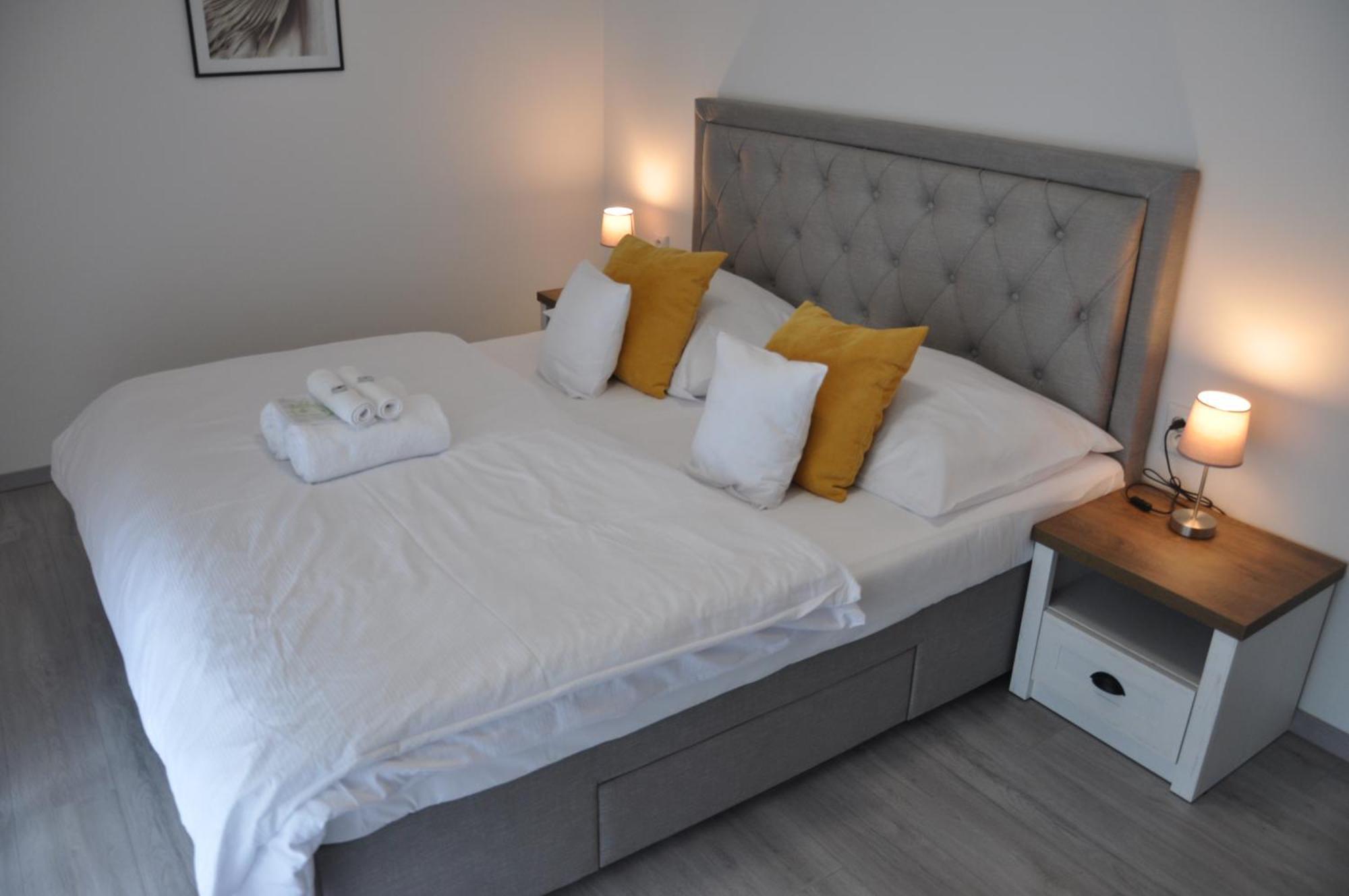 Kinga Apartman Dunajská Streda Exterior foto